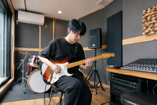 Ruang latihan musik pribadi per jam