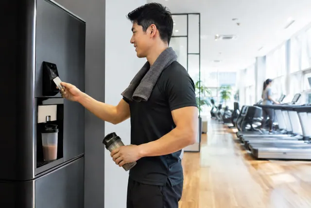 Dispenser minuman protein dalam gim