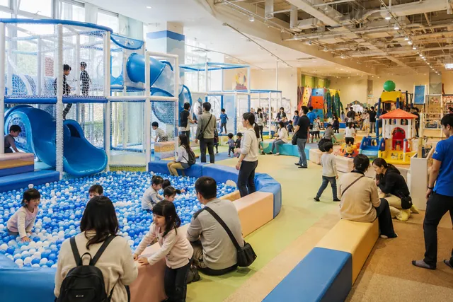Parque infantil indoor para famílias urbanas